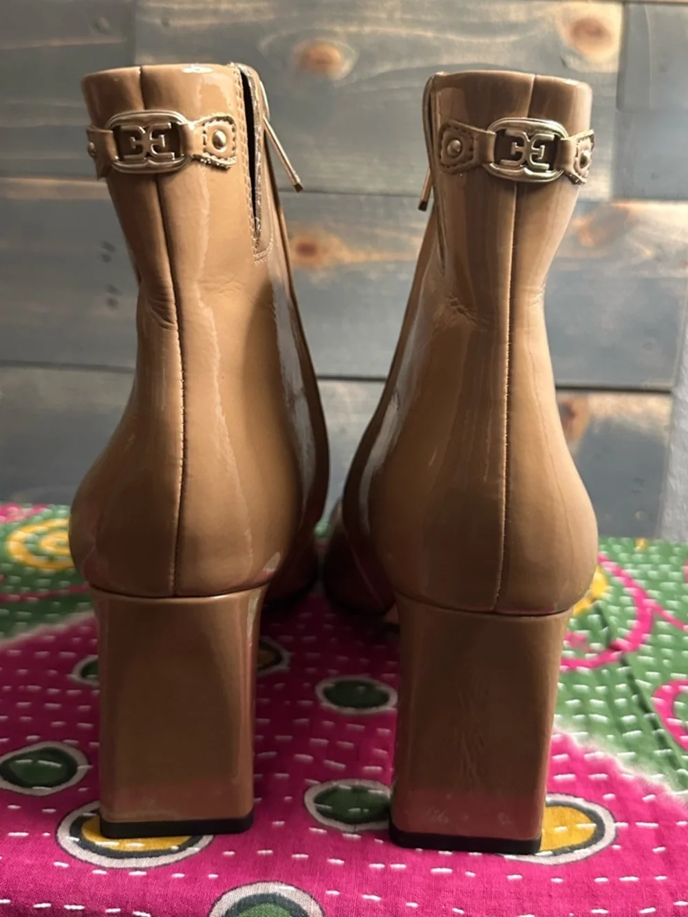 NWOT Sam Edelman Saige 2 Camel  Ankle Boots with Rich Chocolate Toe